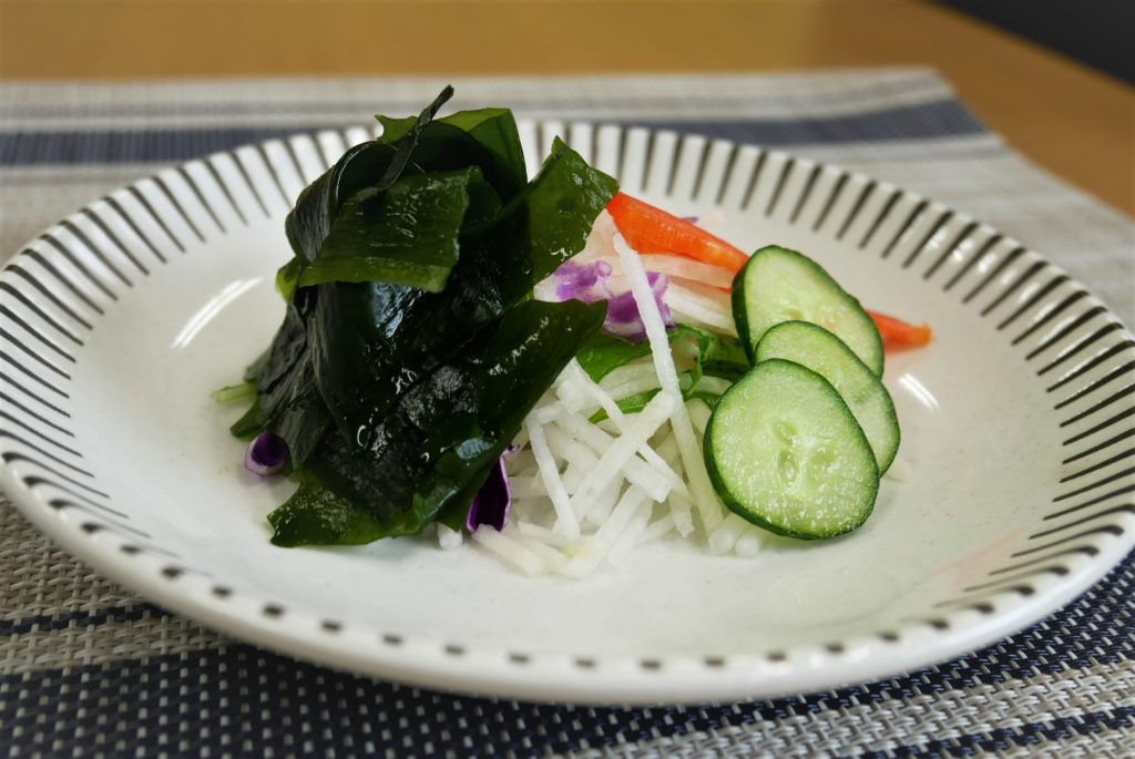 社食惣菜の食べ合せ「海藻サラダ」